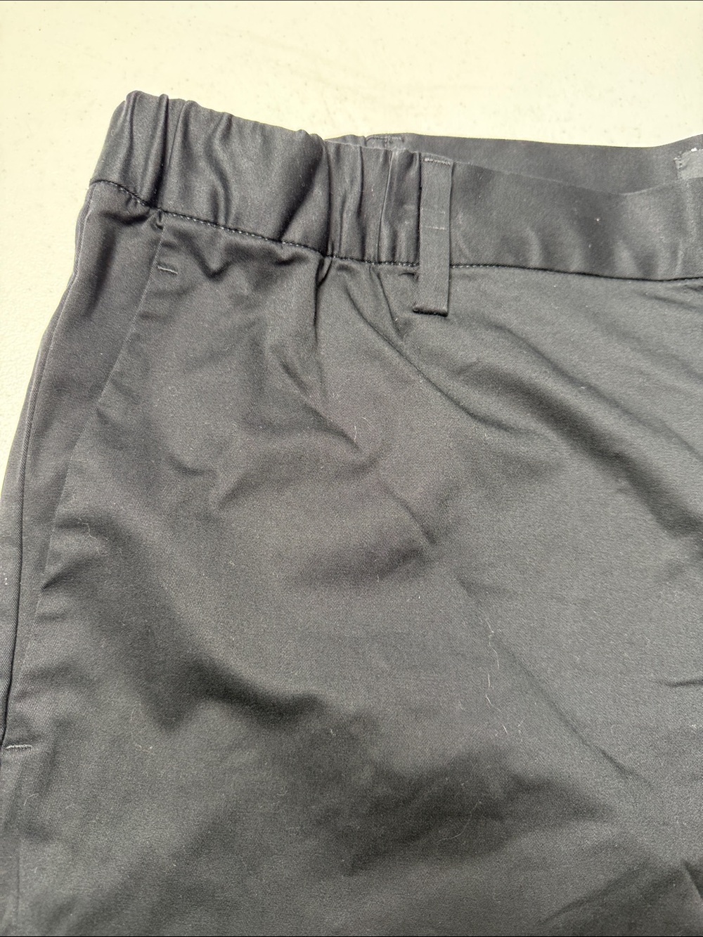 H&M Men's Dark Gray Flat-Front Casual Shorts - Picture 2 of 8